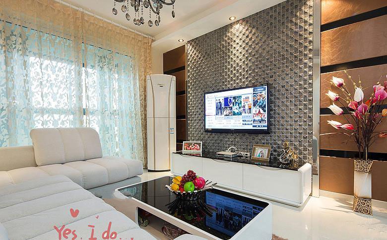 天津兴源公寓三居室金属水晶电视背景墙L型沙发玻璃茶几客厅装修效果图